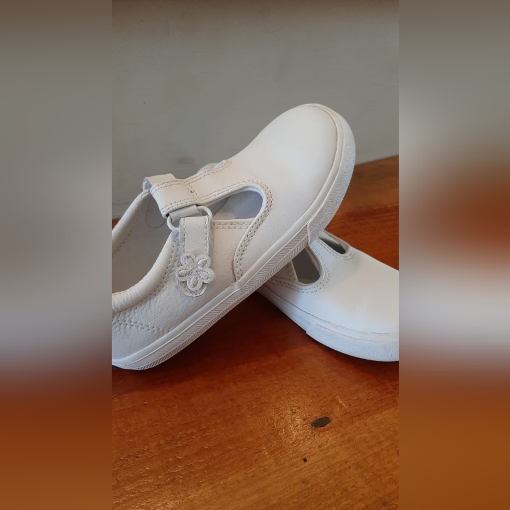 Keds girl shoes white size 11.5.